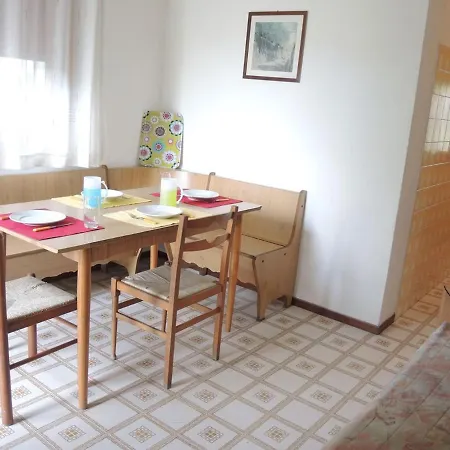 Apartment With Private Garden In - Beahost